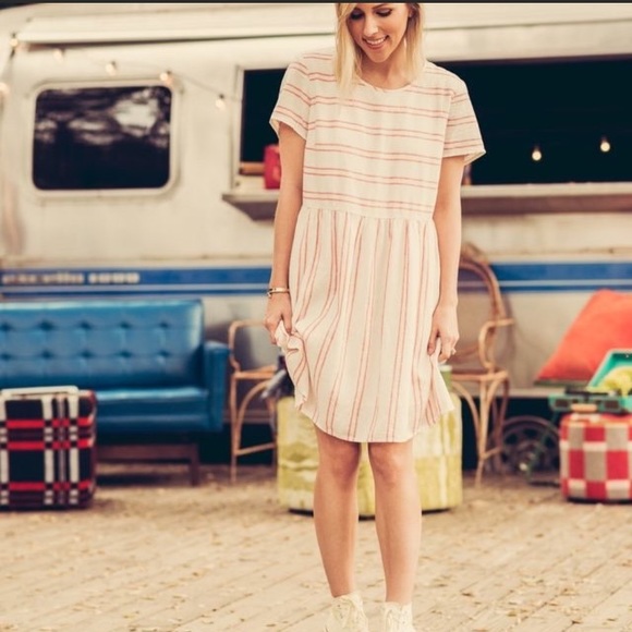Old Navy Dresses & Skirts - Old Navy Red Striped Linen / Cotton Dress